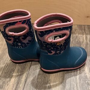 Bogs Kids Blue and Pink Boots